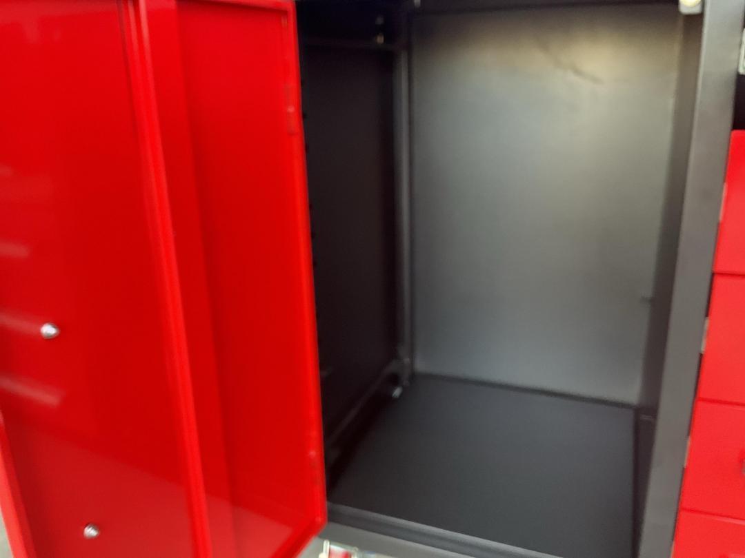 Photo '7' of Workbench - 18 Drawer / 4 Cupboard & Bench *NEW* Photo '7' of Workbench - 18 Drawer / 4 Cupboard & Bench *NEW*