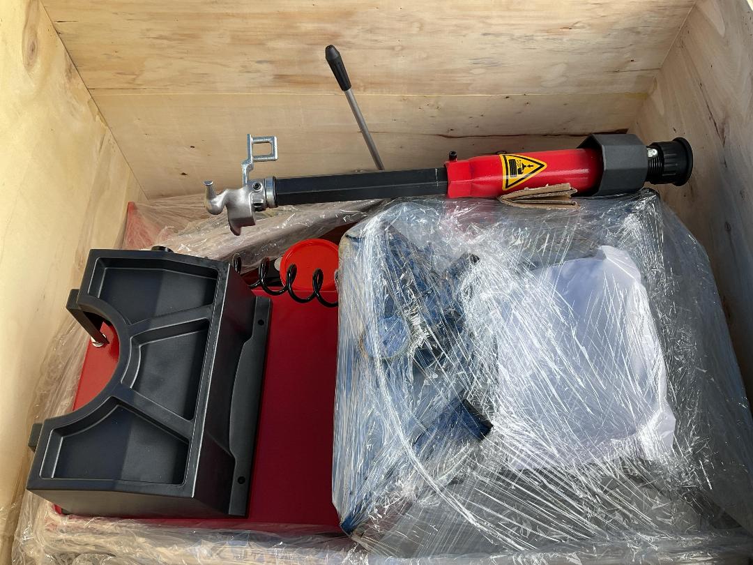 Photo '4' of Commercial Car Tyre Changer *NEW*