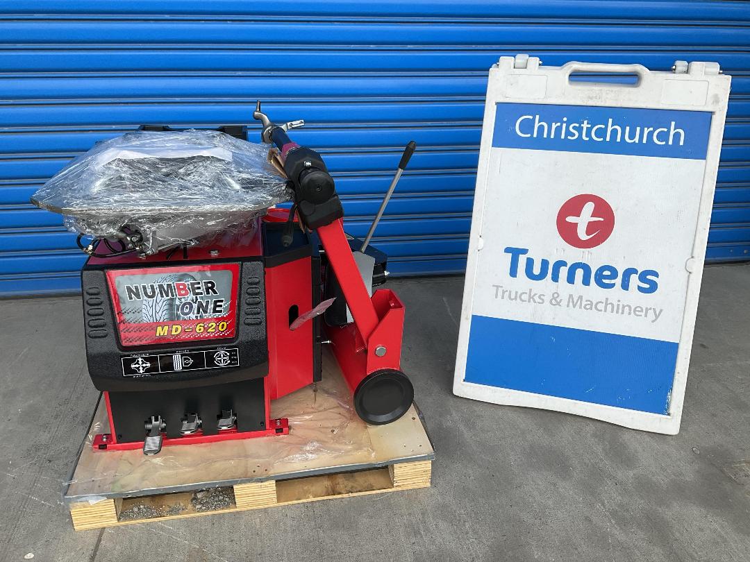 Photo '2' of Commercial Car Tyre Changer *NEW*