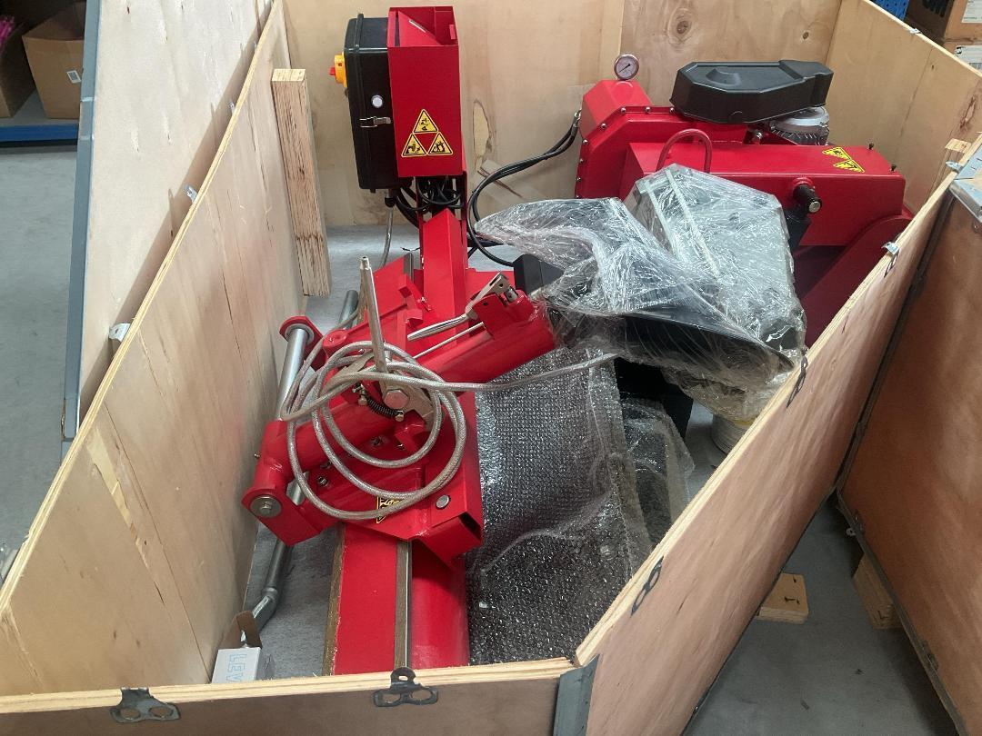 Photo '10' of Heavy Duty Truck Tyre Changer - 415V / 3 Phase *NEW* Photo '10' of Heavy Duty Truck Tyre Changer - 415V / 3 Phase *NEW*
