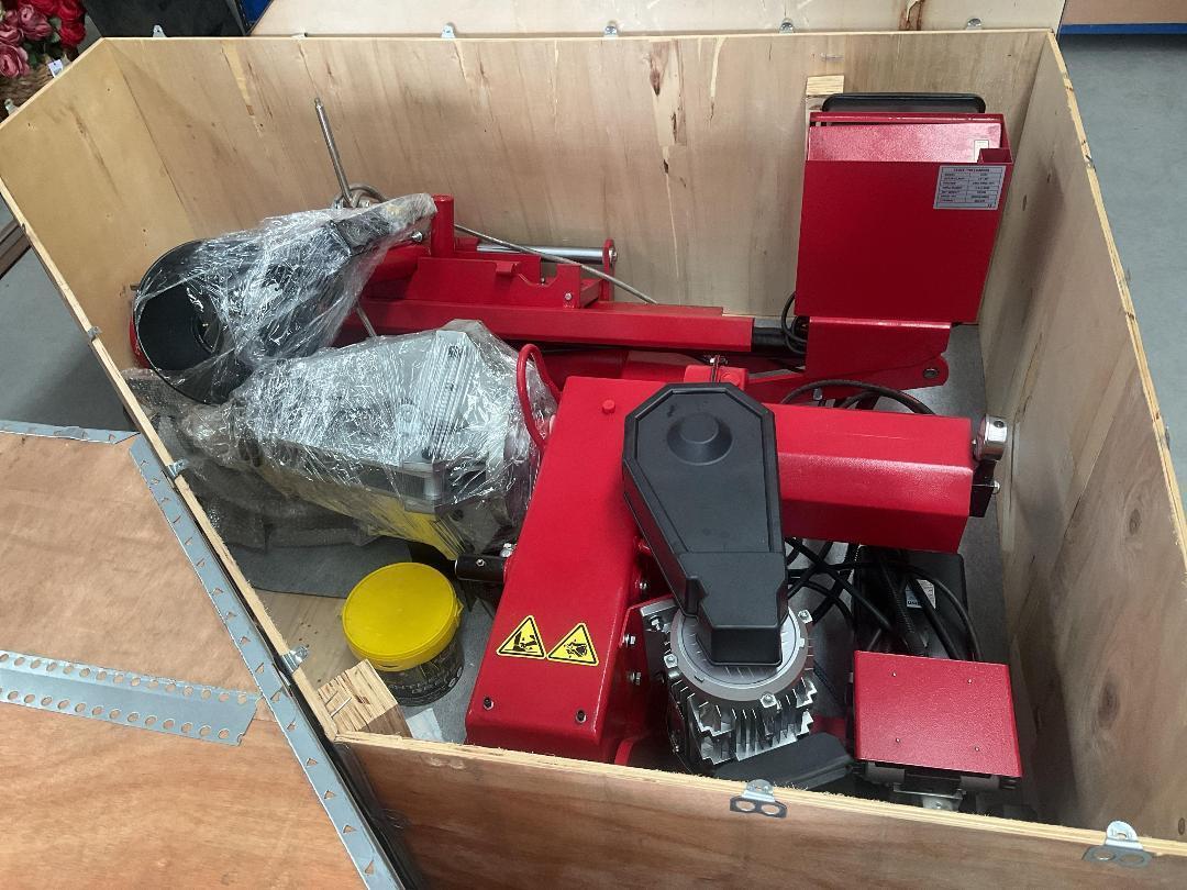 Photo '4' of Heavy Duty Truck Tyre Changer - 415V / 3 Phase *NEW*