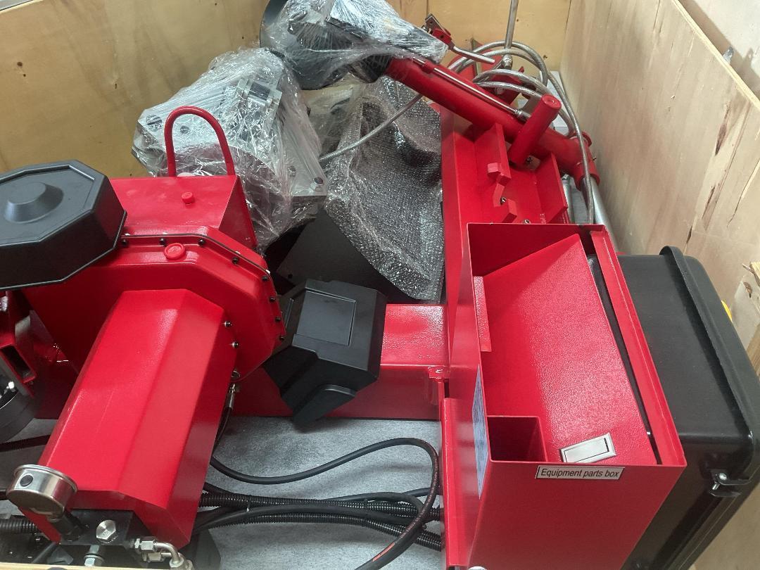 Photo '7' of Heavy Duty Truck Tyre Changer - 240V / Single Phase *NEW*