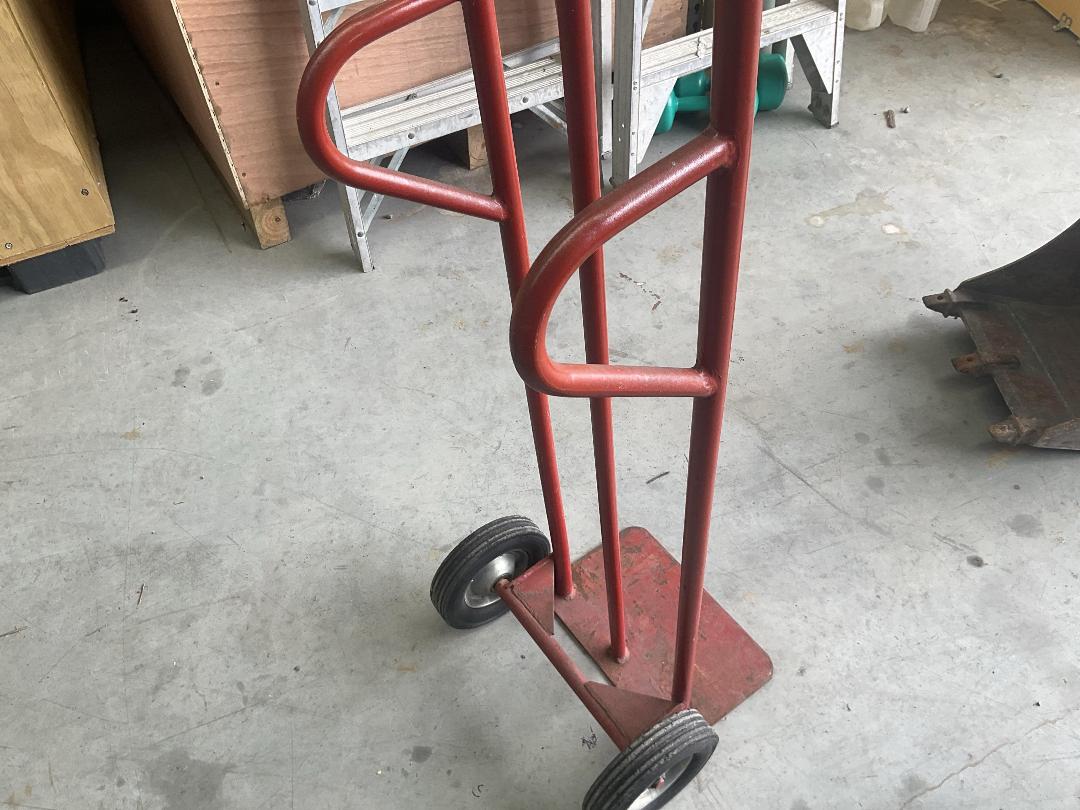 Photo '3' of Sack Barrow