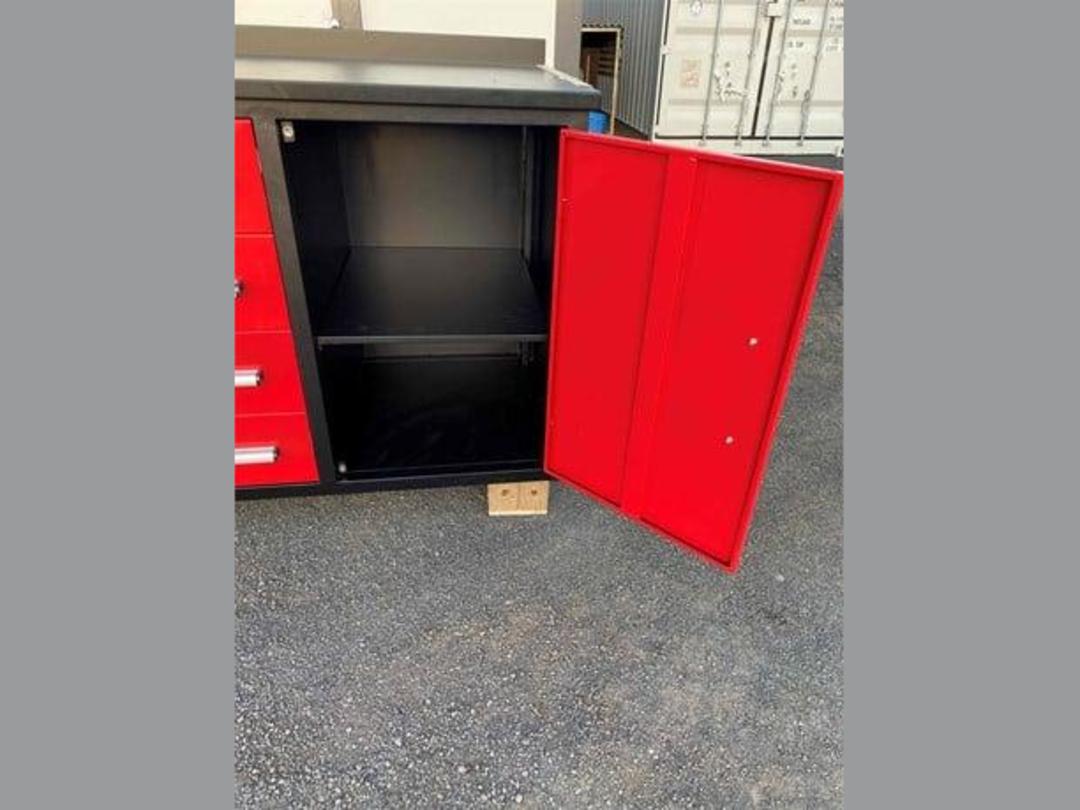 Photo '4' of Workbench on Castors - 12 Draw / 2 Storage Cupboards - 10FT *NEW* Photo '4' of Workbench on Castors - 12 Draw / 2 Storage Cupboards - 10FT *NEW*