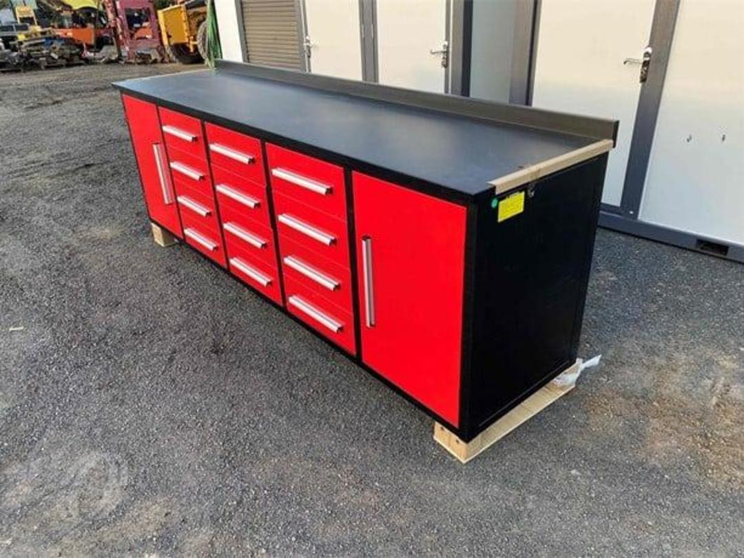 Photo '7' of Workbench on Castors - 12 Draw / 2 Storage Cupboards - 10FT *NEW* Photo '7' of Workbench on Castors - 12 Draw / 2 Storage Cupboards - 10FT *NEW*