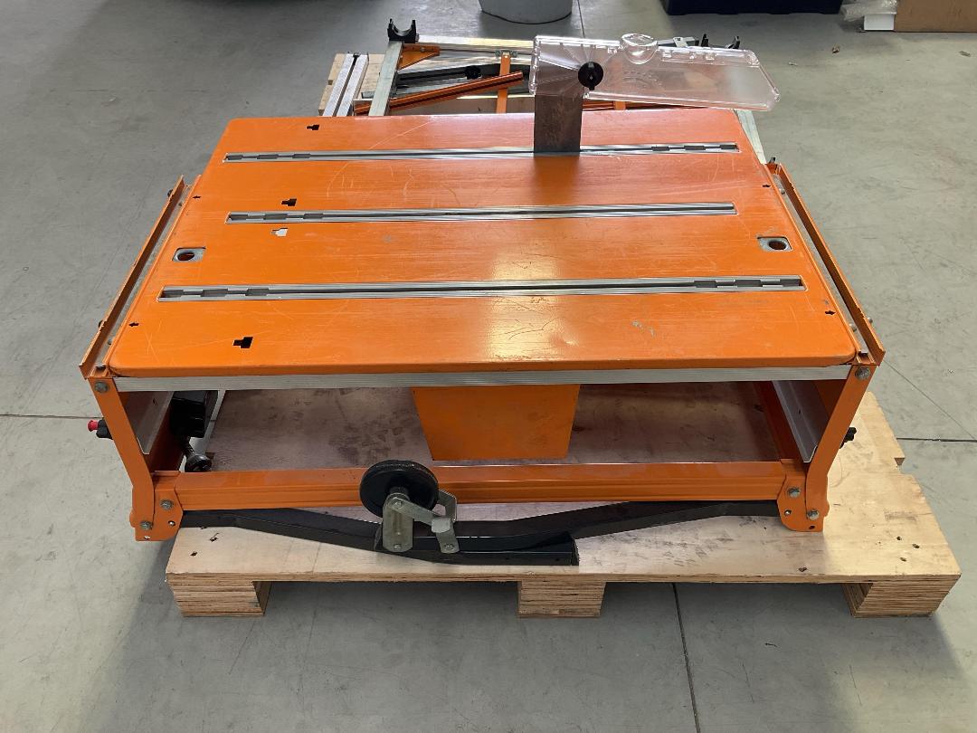 Photo '2' of Triton Workcentre 2000 - Portable Woodworking Station