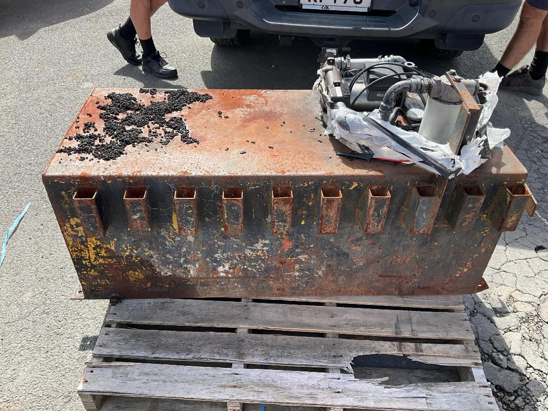 Photo '2' of Axillary Fuel Tank