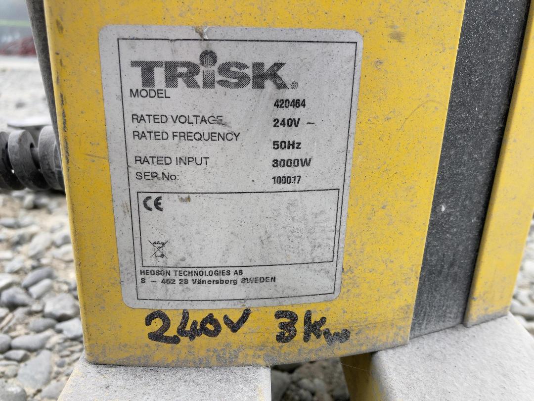 Photo '4' of TRISK - Infrared Automotive Paint Baking Lamp / Dryer Photo '4' of TRISK - Infrared Automotive Paint Baking Lamp / Dryer