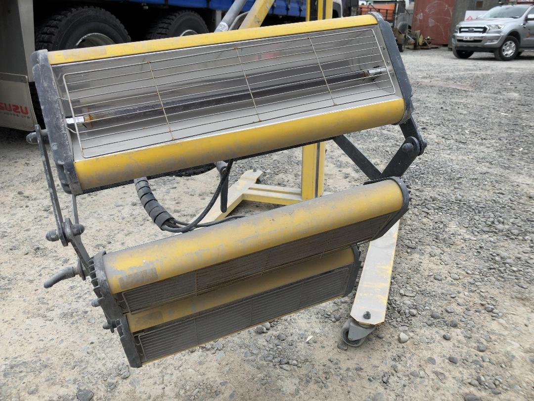 Photo '6' of TRISK - Infrared Automotive Paint Baking Lamp / Dryer Photo '6' of TRISK - Infrared Automotive Paint Baking Lamp / Dryer