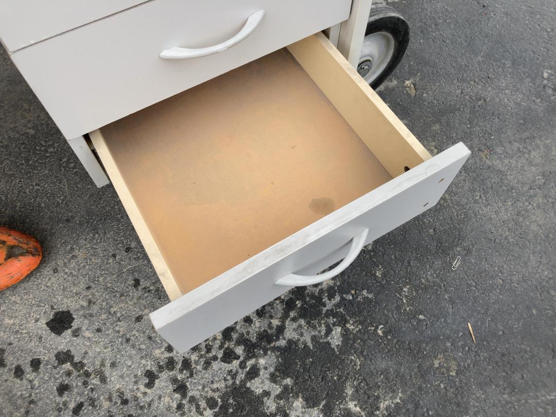 Photo '9' of Large Office / Reception Desk Photo '9' of Large Office / Reception Desk