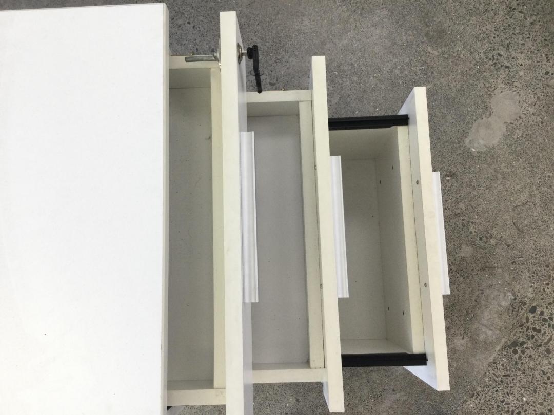 Photo '3' of Desk drawers Photo '3' of Desk drawers