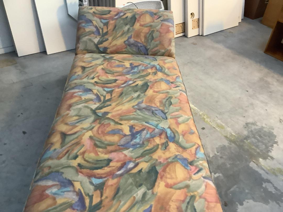 Photo '4' of Sick room bed /couch Photo '4' of Sick room bed /couch