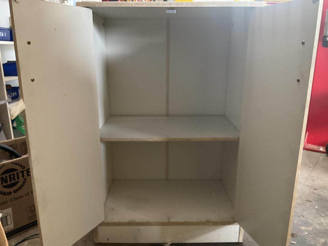 Photo '5' of Cabinet Photo '5' of Cabinet