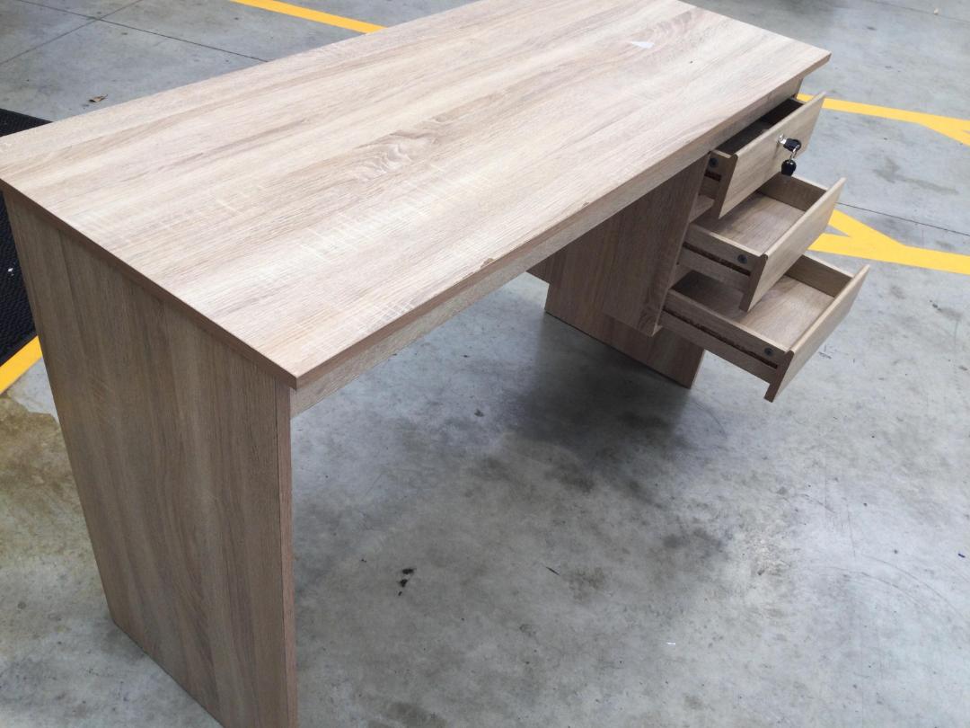 Photo '6' of Rectangle Desk Photo '6' of Rectangle Desk