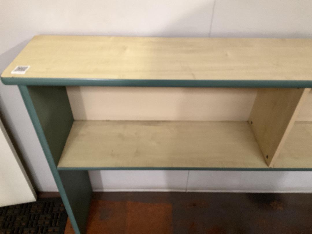 Photo '2' of Display shelf