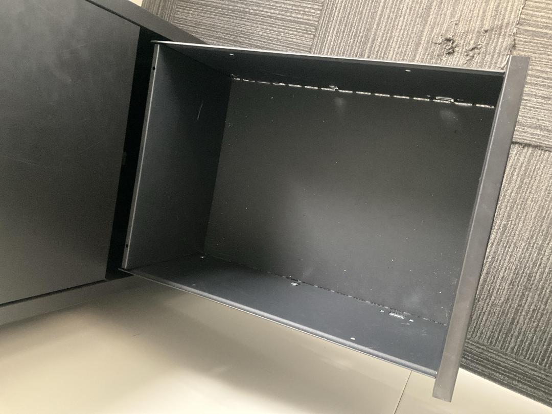 Photo '3' of Black Filing cabinet