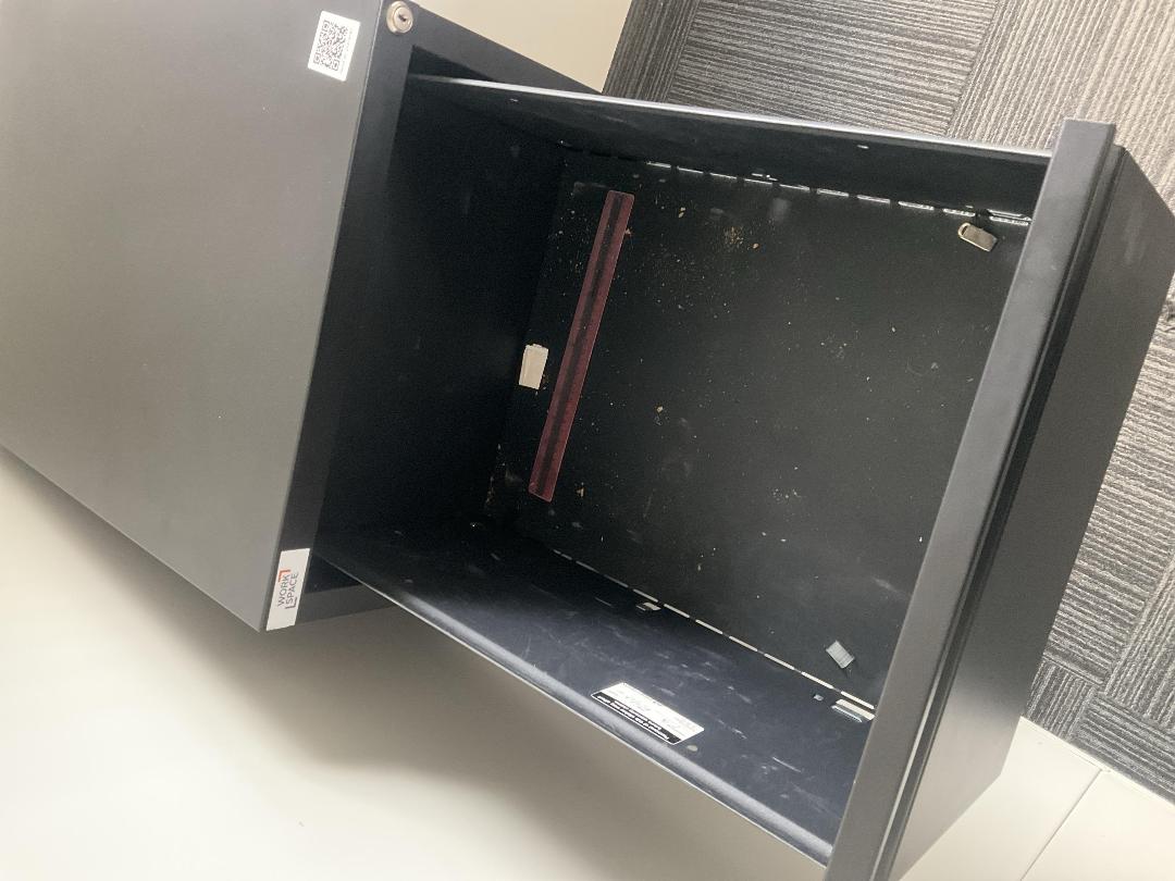 Photo '4' of Black Filing cabinet