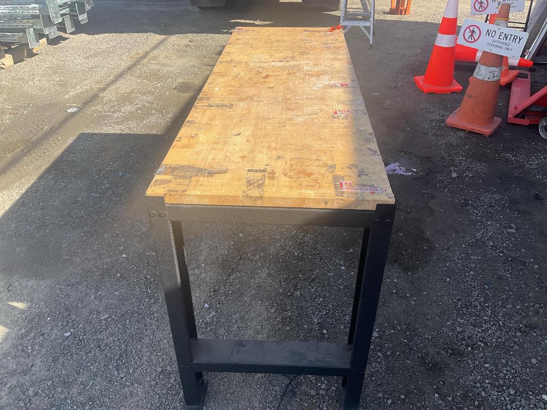 Photo '2' of Packing table