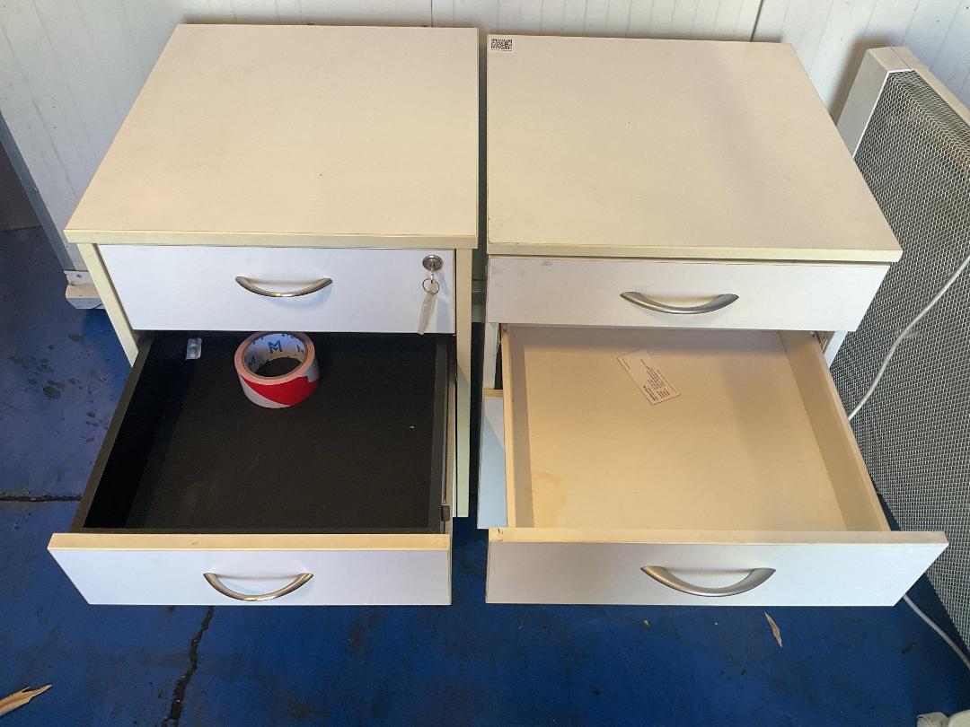 Photo '4' of 2x 3 Drawer Cabinents Photo '4' of 2x 3 Drawer Cabinents