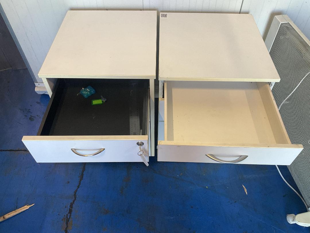 Photo '3' of 2x 3 Drawer Cabinents Photo '3' of 2x 3 Drawer Cabinents