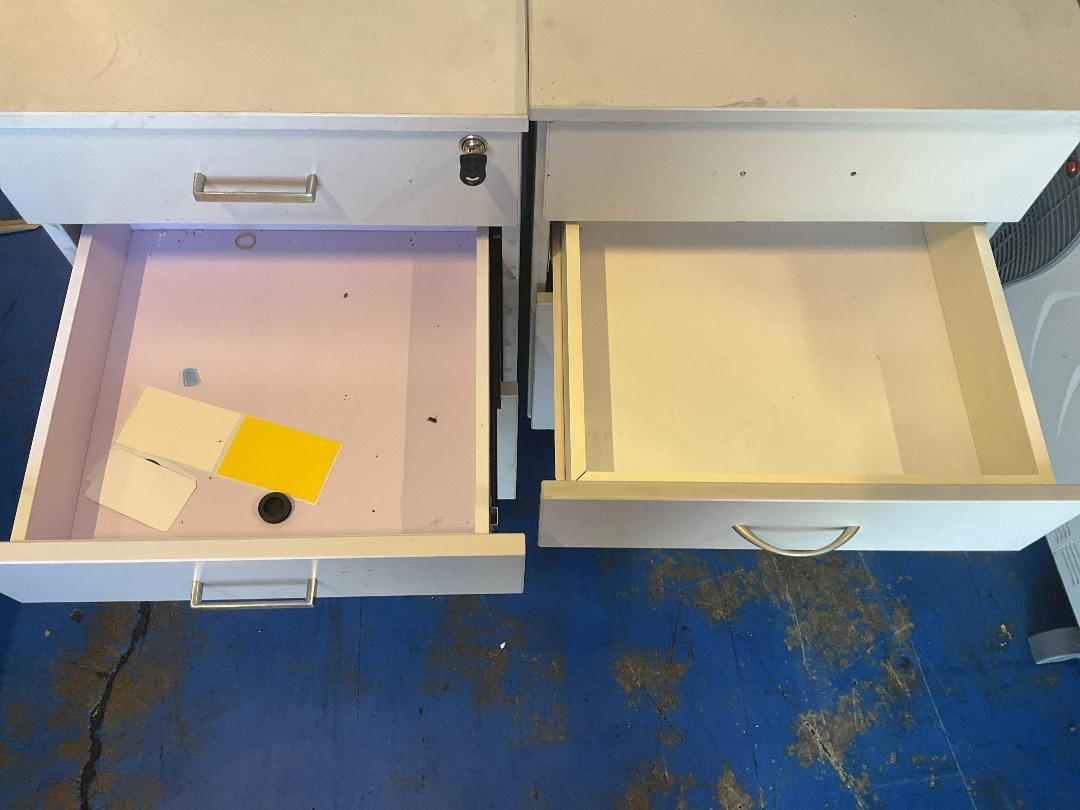 Photo '4' of 2x 3 Drawer Cabinents Photo '4' of 2x 3 Drawer Cabinents