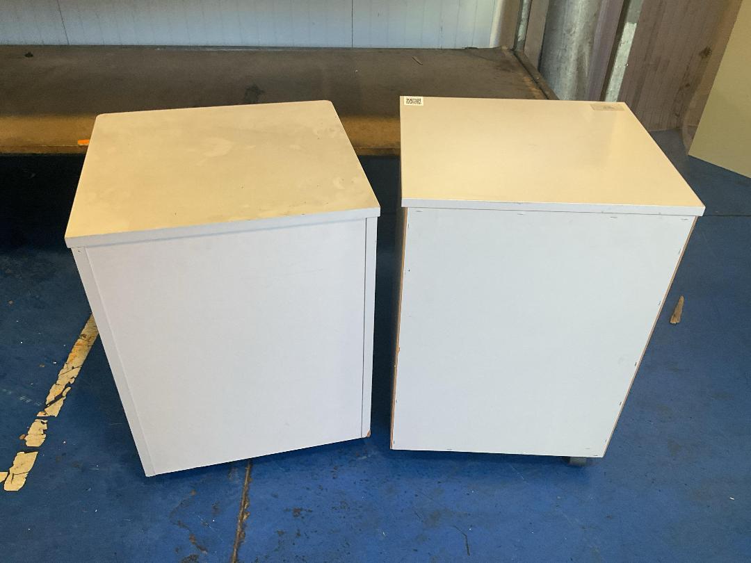 Photo '6' of 2x 3 Drawer Cabinents Photo '6' of 2x 3 Drawer Cabinents