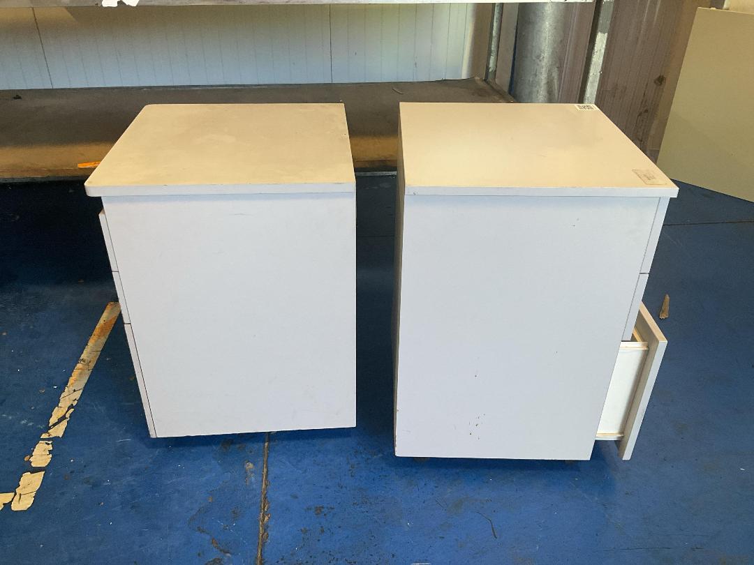 Photo '5' of 2x 3 Drawer Cabinents Photo '5' of 2x 3 Drawer Cabinents