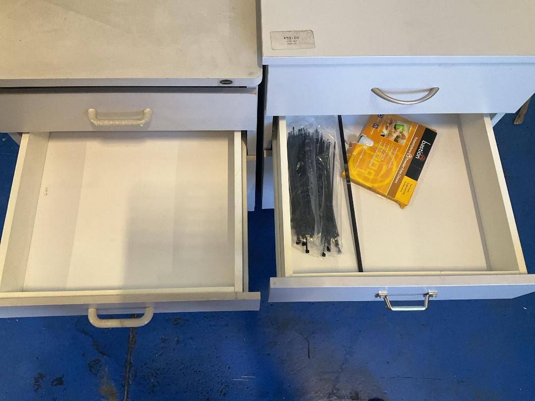 Photo '3' of 2x 3 Drawer Cabinents Photo '3' of 2x 3 Drawer Cabinents