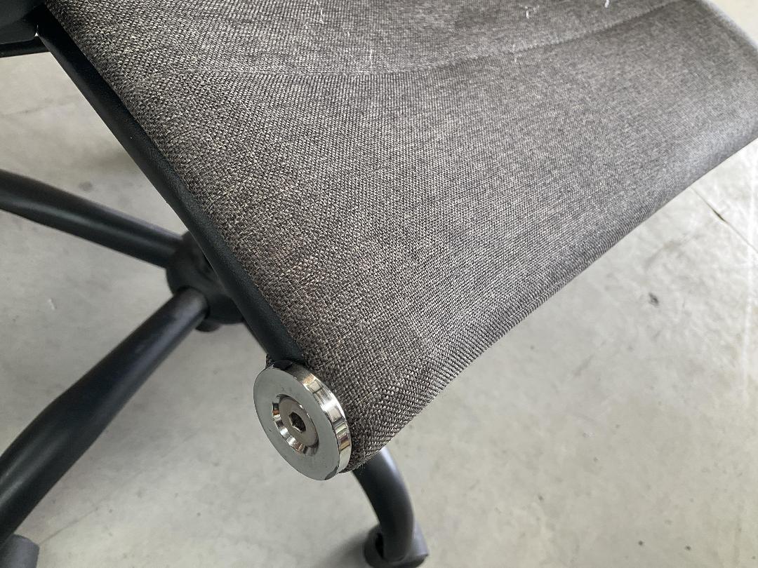 Photo '3' of Grey/Black Coloured Office Chair