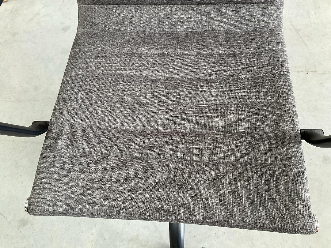 Photo '2' of Grey/Black Coloured Office Chair