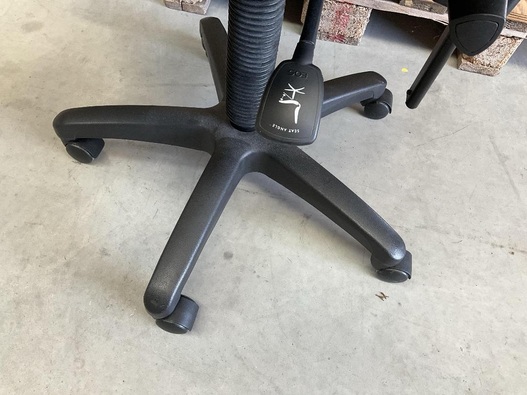 Photo '12' of EOS Spectrum3 Red/Black Coloured Office Chair