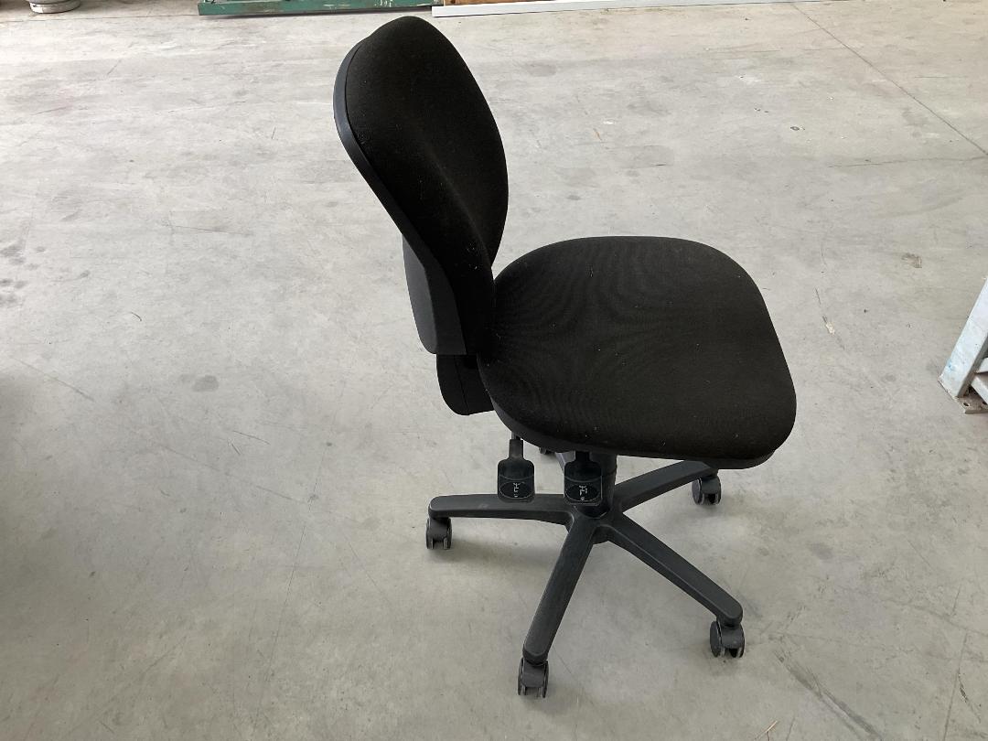 Photo '8' of Black Coloured Office Chair Photo '8' of Black Coloured Office Chair