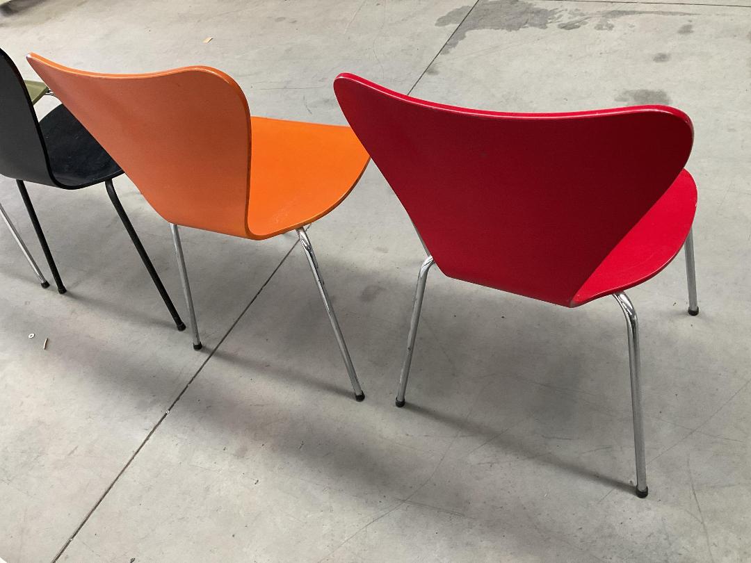 Photo '18' of 6x Various Coloured Reception/Waiting Room Chairs Photo '18' of 6x Various Coloured Reception/Waiting Room Chairs