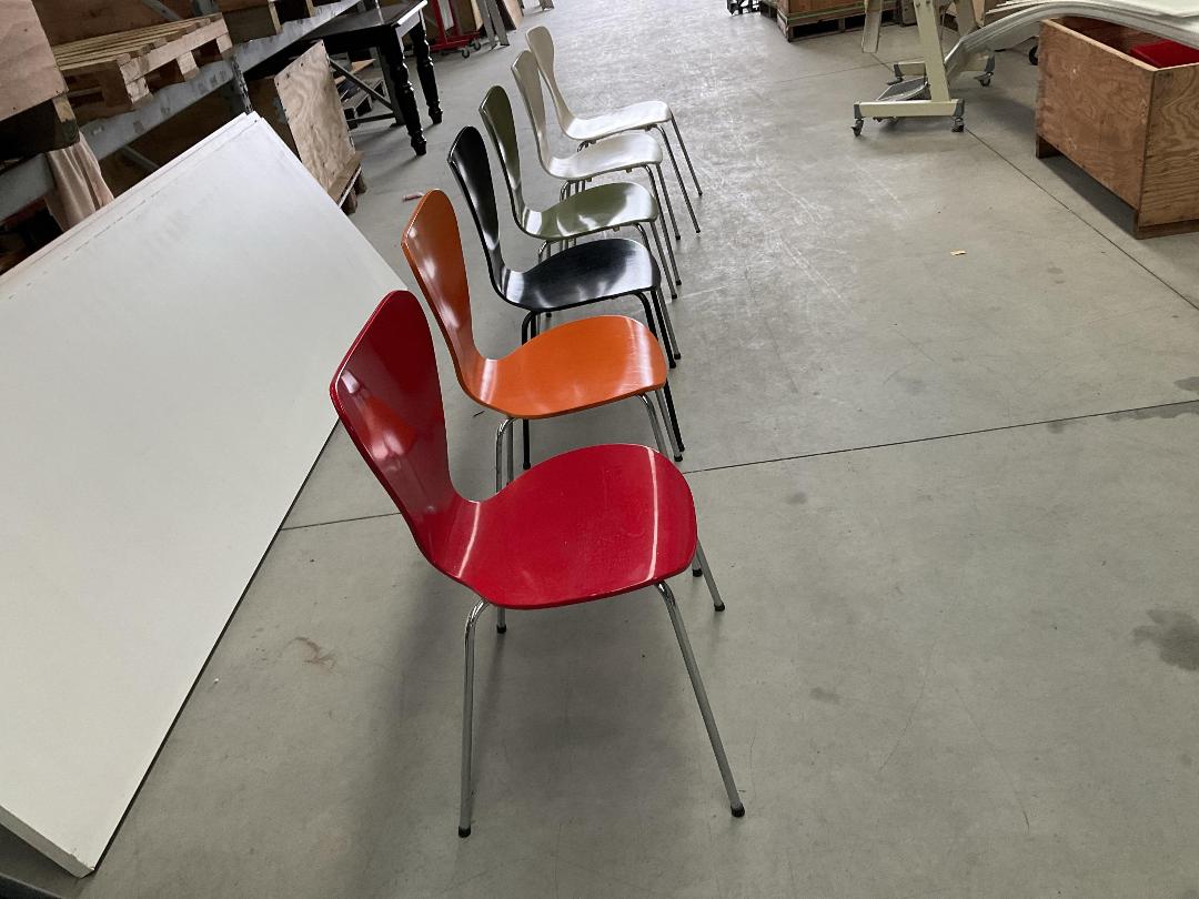 Photo '19' of 6x Various Coloured Reception/Waiting Room Chairs Photo '19' of 6x Various Coloured Reception/Waiting Room Chairs