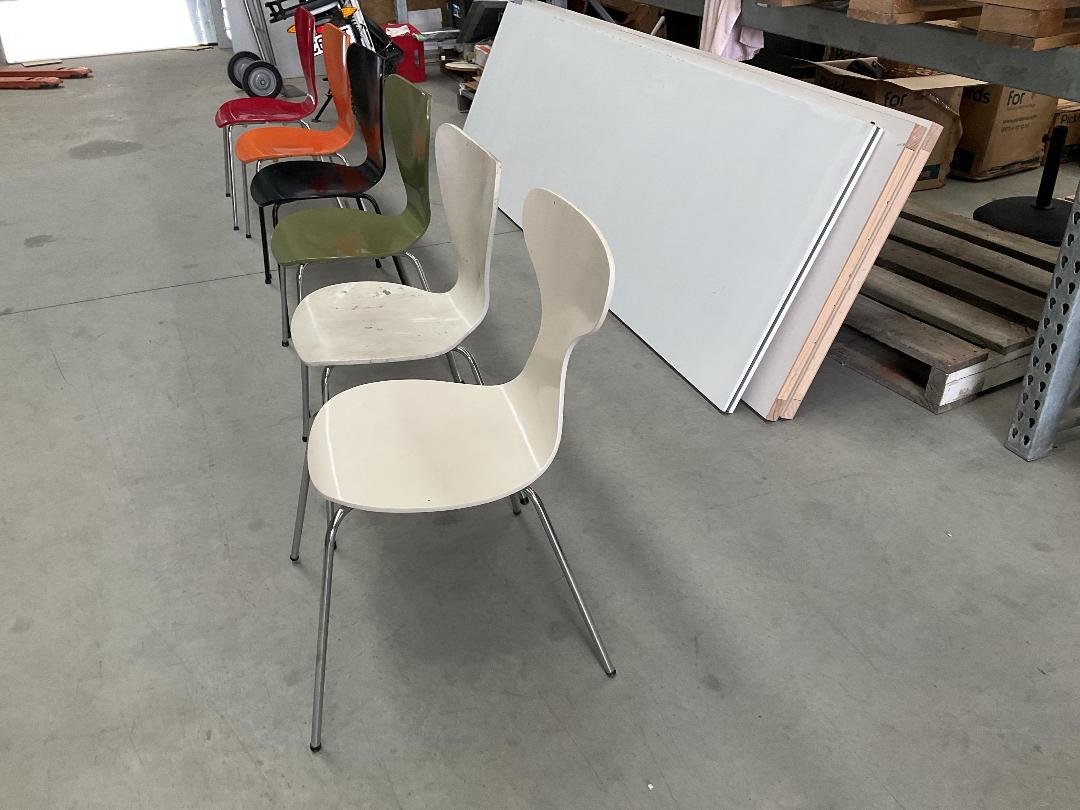 Photo '20' of 6x Various Coloured Reception/Waiting Room Chairs Photo '20' of 6x Various Coloured Reception/Waiting Room Chairs