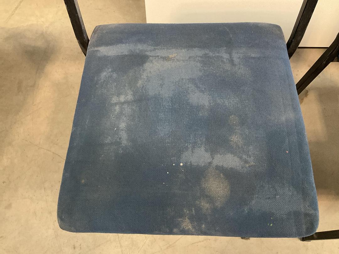 Photo '2' of 4x Blue Coloured Reception/Waiting Room Chairs or Similar