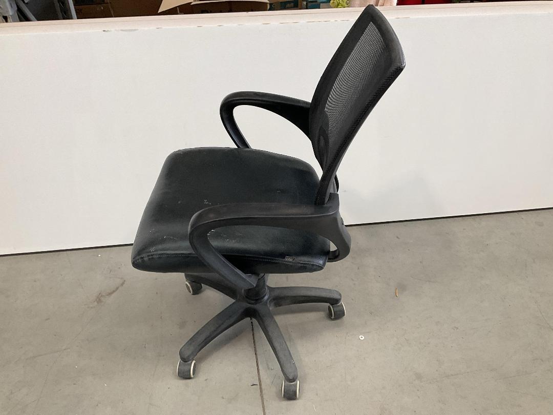 Photo '9' of Igo Black Coloured Office Chair