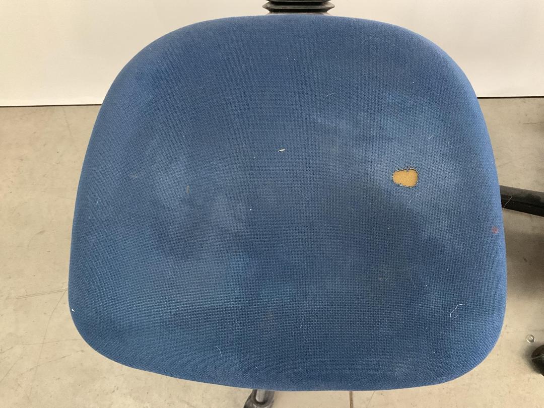 Photo '2' of 2x Blue Coloured Office Chairs