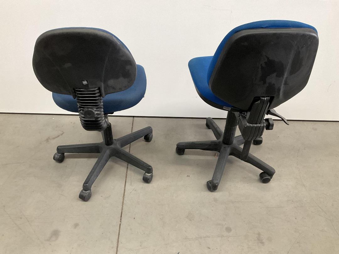 Photo '10' of 2x Blue Coloured Office Chairs