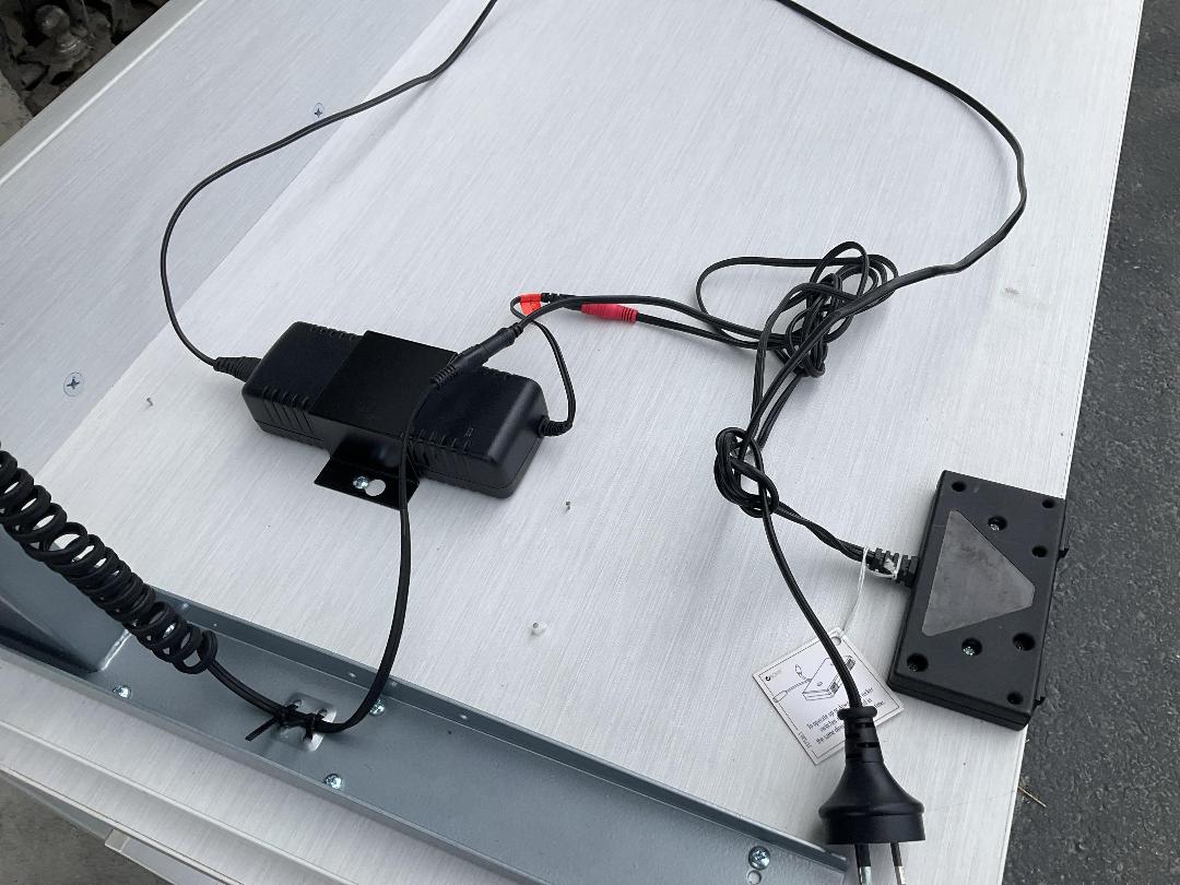 Photo '4' of Light Grey Woodgrain Electric Office Desk Photo '4' of Light Grey Woodgrain Electric Office Desk