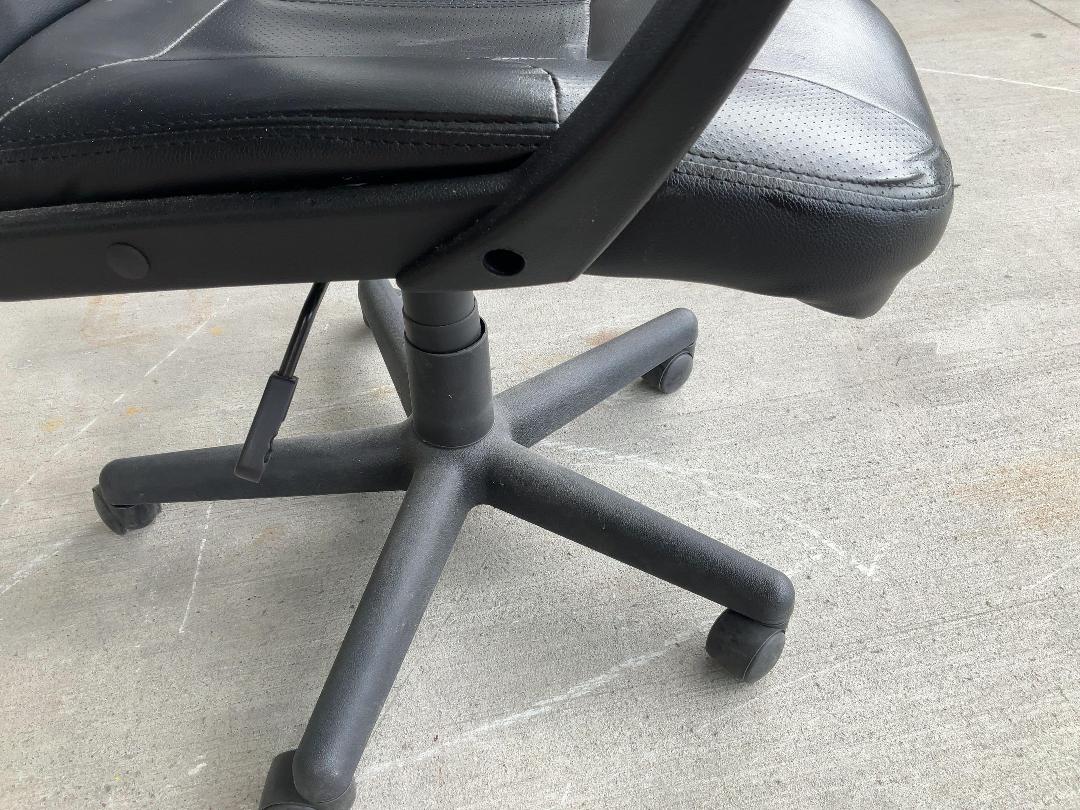 Photo '7' of Office Chair - Black PU Leather