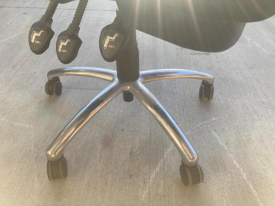 Photo '5' of Office Chair - Black