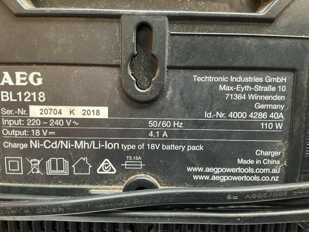 Photo '2' of AEG Lithium Ion Battery Charger
