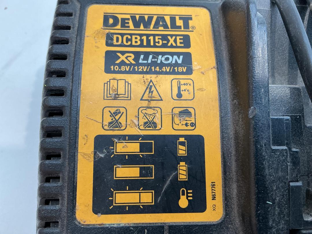 Photo '2' of DeWalt Lithium Ion Battery Charger