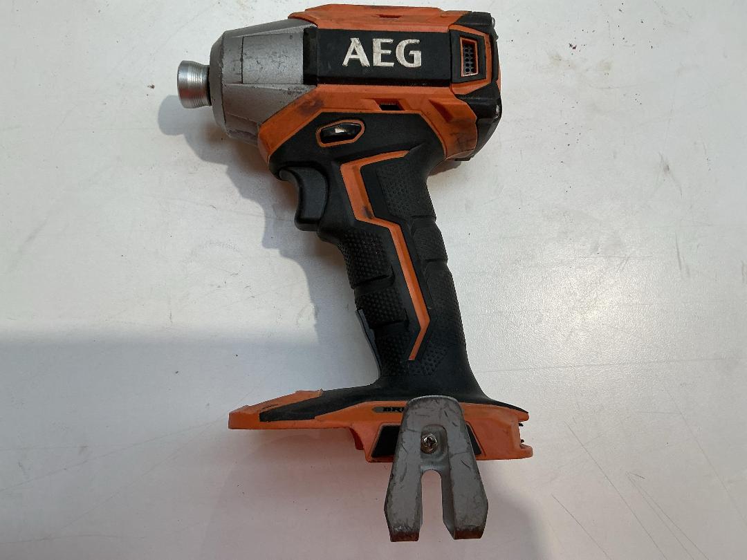 Photo '3' of AEG Impact Driver