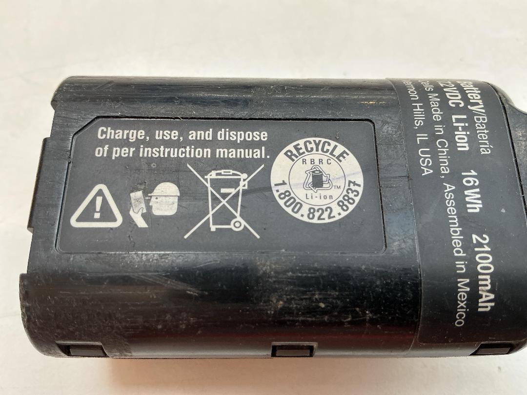 Photo '7' of Paslode Compact Battery Charger & Battery