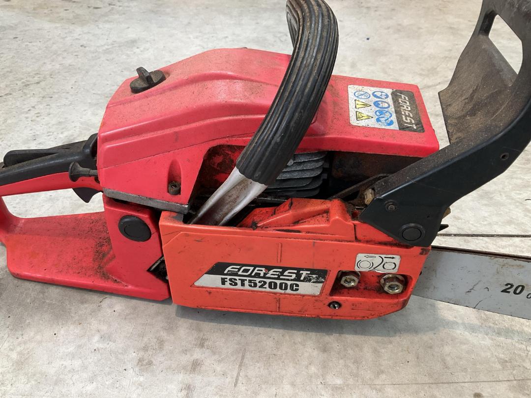 Photo '4' of Forest Chainsaw Photo '4' of Forest Chainsaw