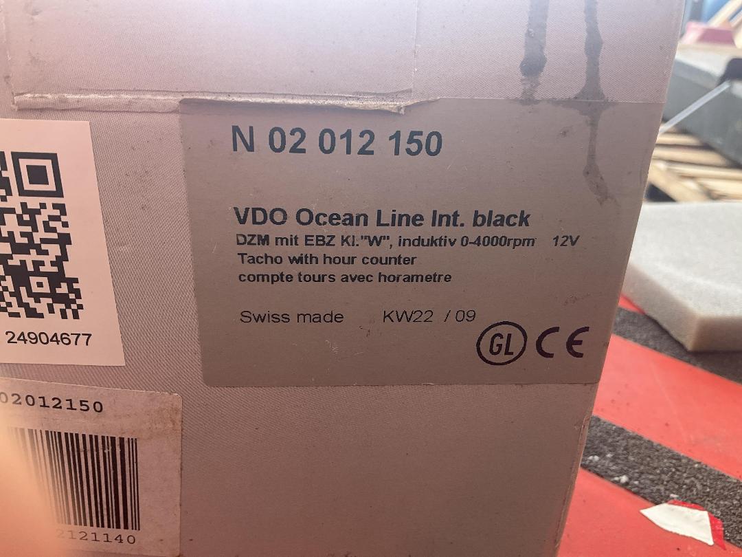 Photo '3' of VDO Ocean Line Tacometer With Operating Hour counter