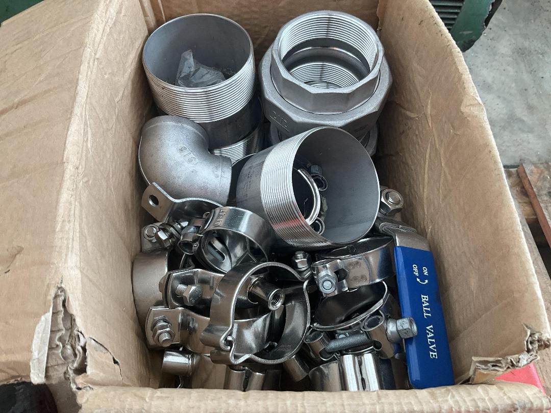 Photo '4' of Miscellaneous pipe fittings/brackets Photo '4' of Miscellaneous pipe fittings/brackets