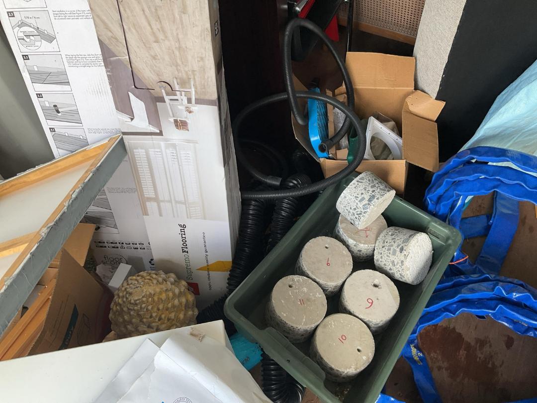 Photo '3' of Assorted Container Contents